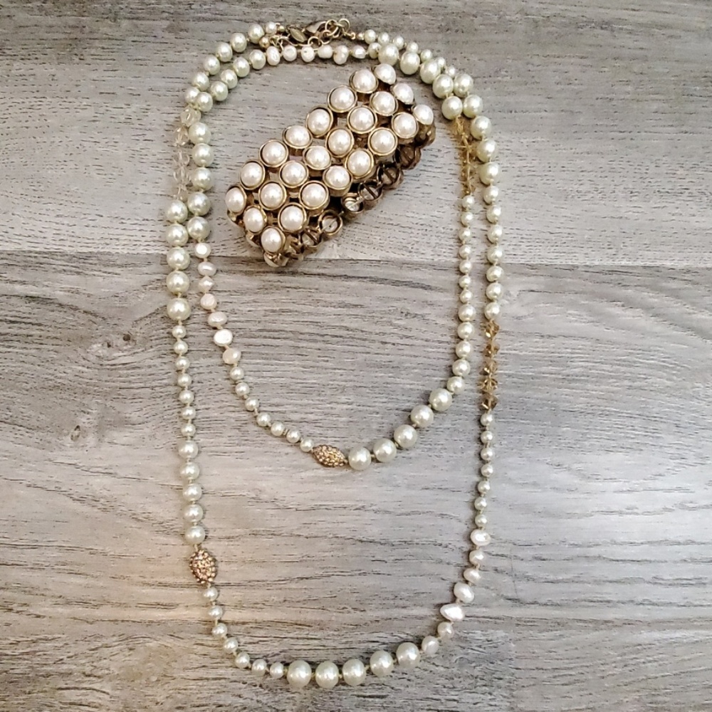 Pearl necklace and bracelet